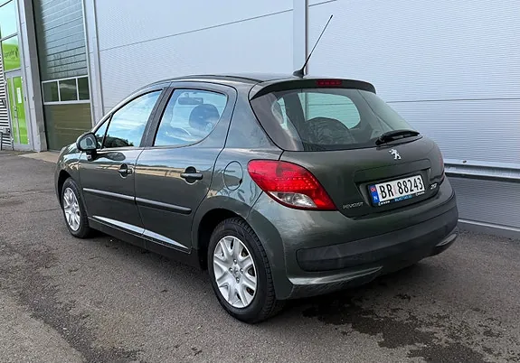 Peugeot 207 2010 photo 4