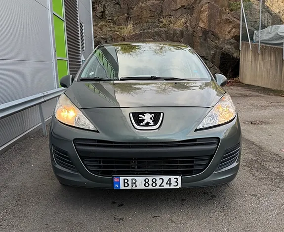 Peugeot 207 2010 photo 2