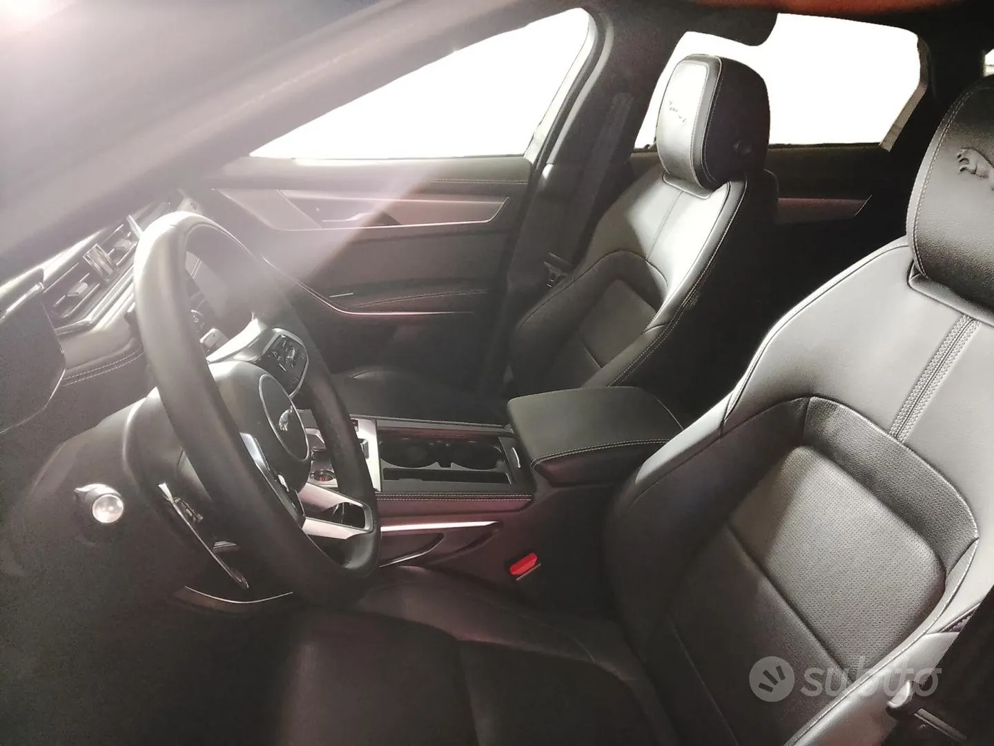 Jaguar F-Pace 2024 photo 5