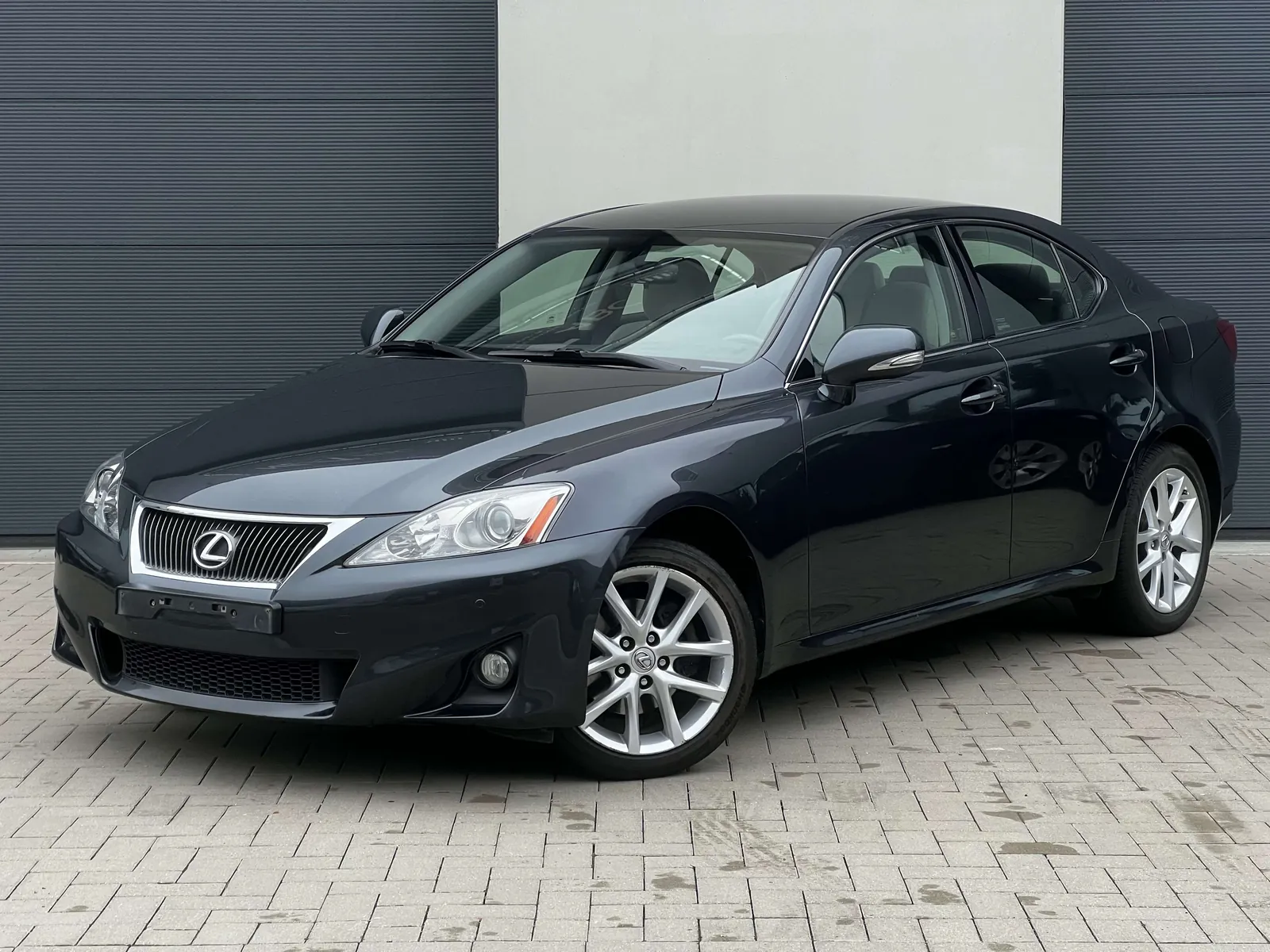 Lexus Is 2011 photo 2