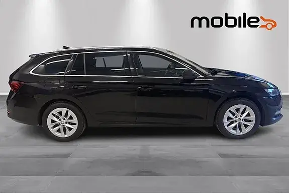 Skoda Octavia 2022 photo 2