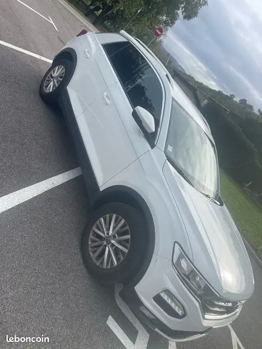 Volkswagen T-Roc 2021 photo 2