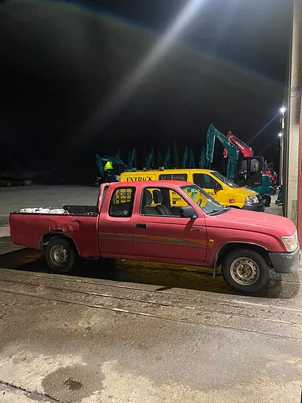 Toyota Hilux 2001 photo 3