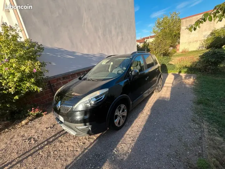 Renault Scenic 2014 photo 2