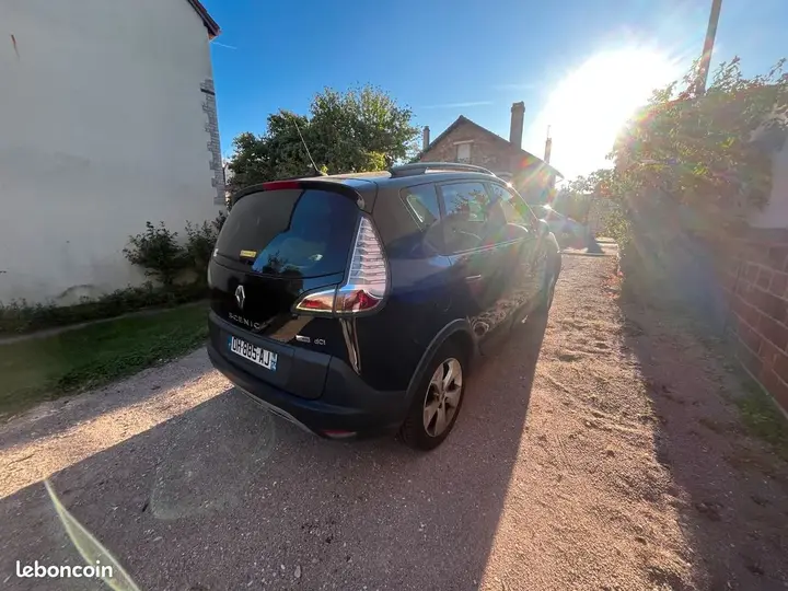 Renault Scenic 2014 photo 3