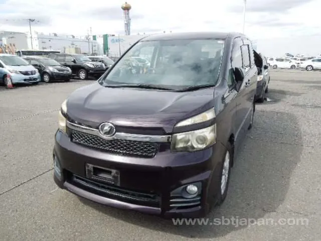 Toyota Voxy Zs 2010 photo 2