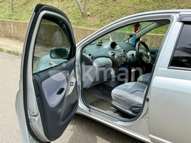 Toyota Vitz 2000 photo 4