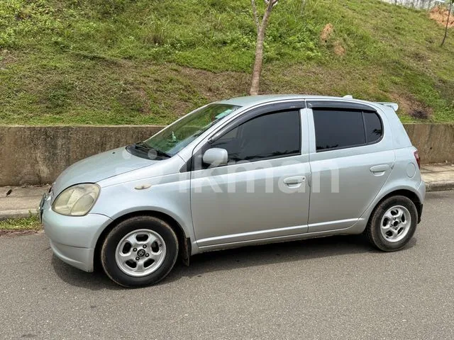 Toyota Vitz 2000 photo 3