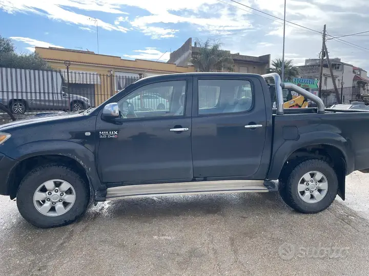 Toyota Hilux 2008 photo 3