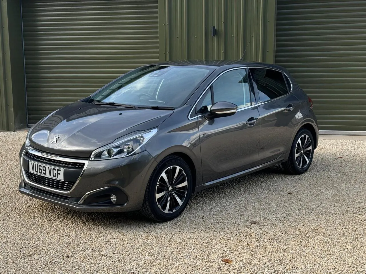 Peugeot 208 2019 photo 3