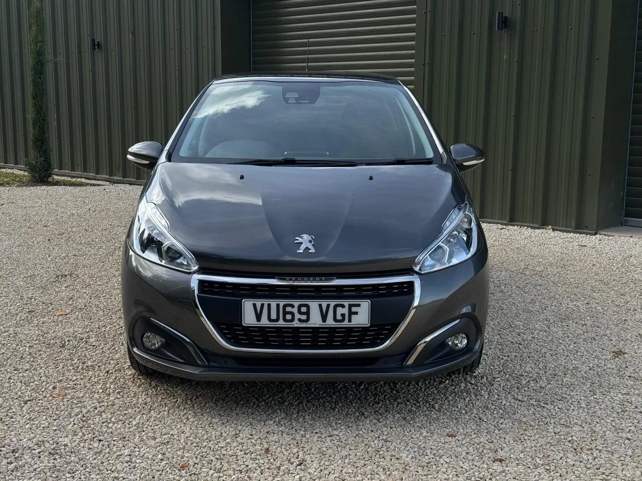 Peugeot 208 2019 photo 2