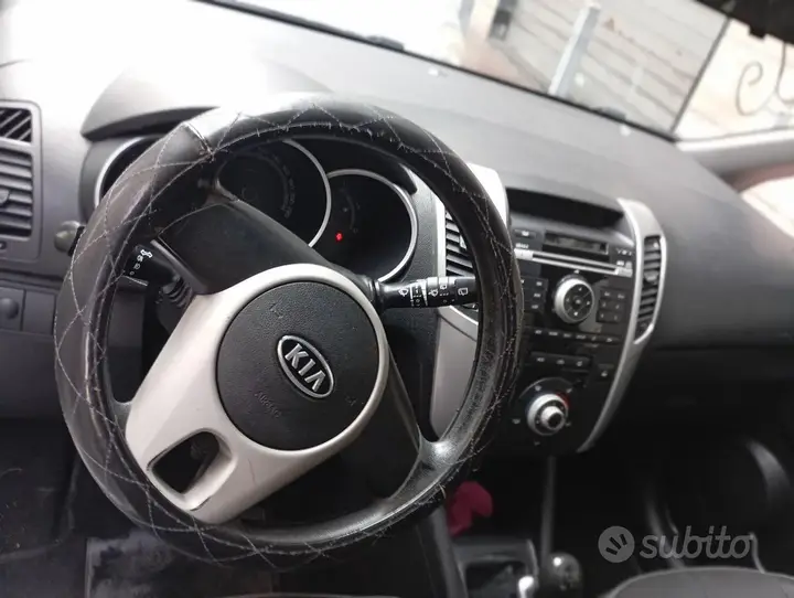 Kia Venga 2011 photo 5