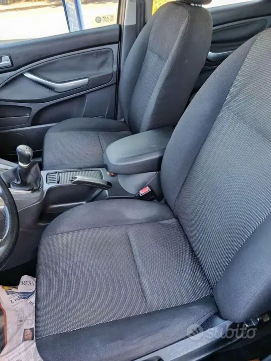 Ford C-Max 2010 photo 4