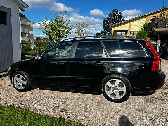 Volvo V50 2010 photo 2