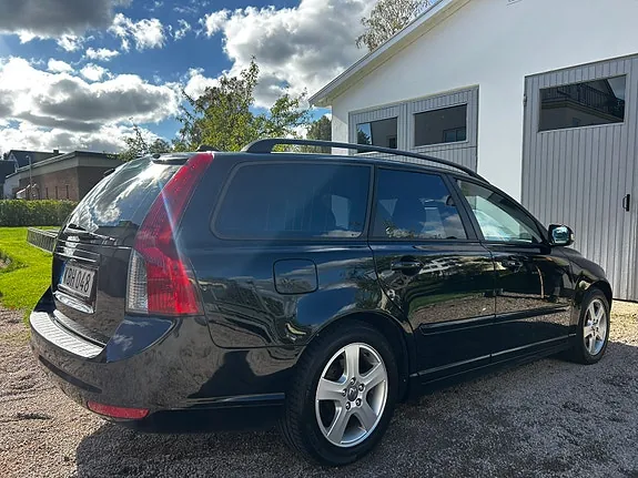 Volvo V50 2010 photo 3