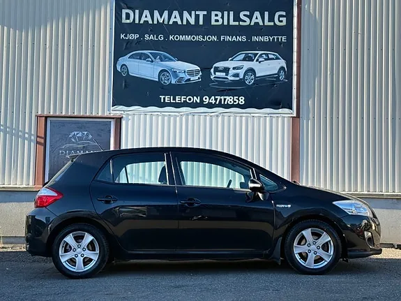 Toyota Auris 2011 photo 5