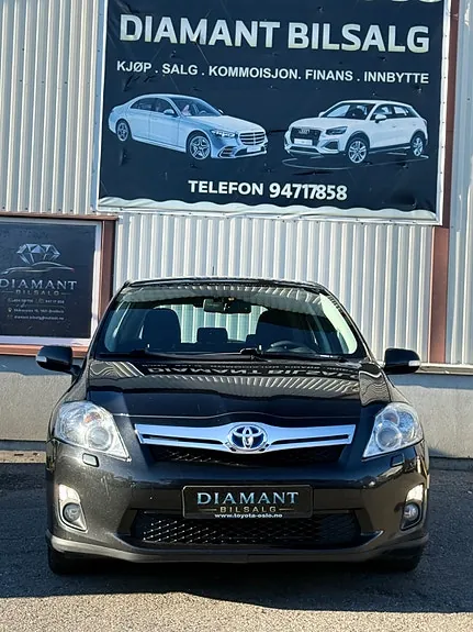 Toyota Auris 2011 photo 2