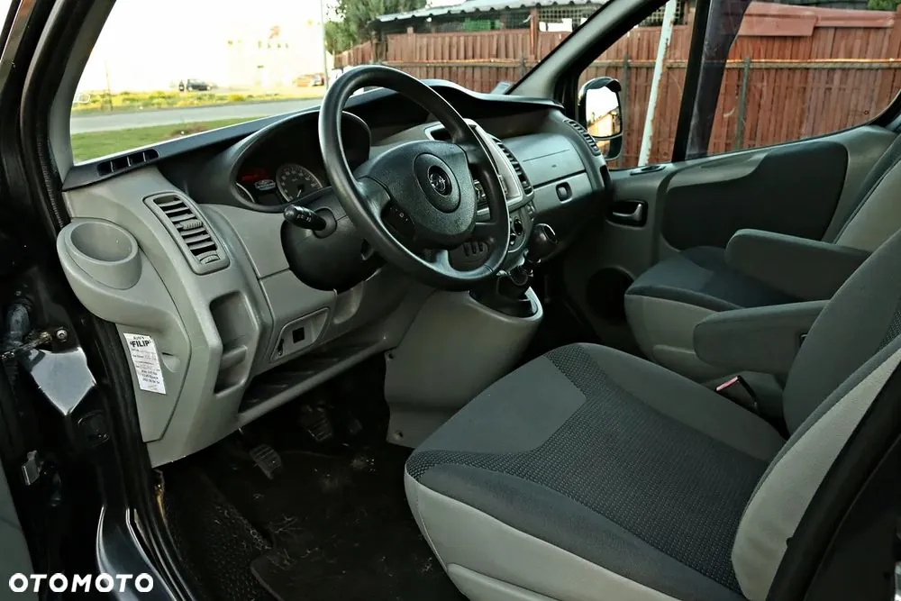 Opel Vivaro 2010 photo 5