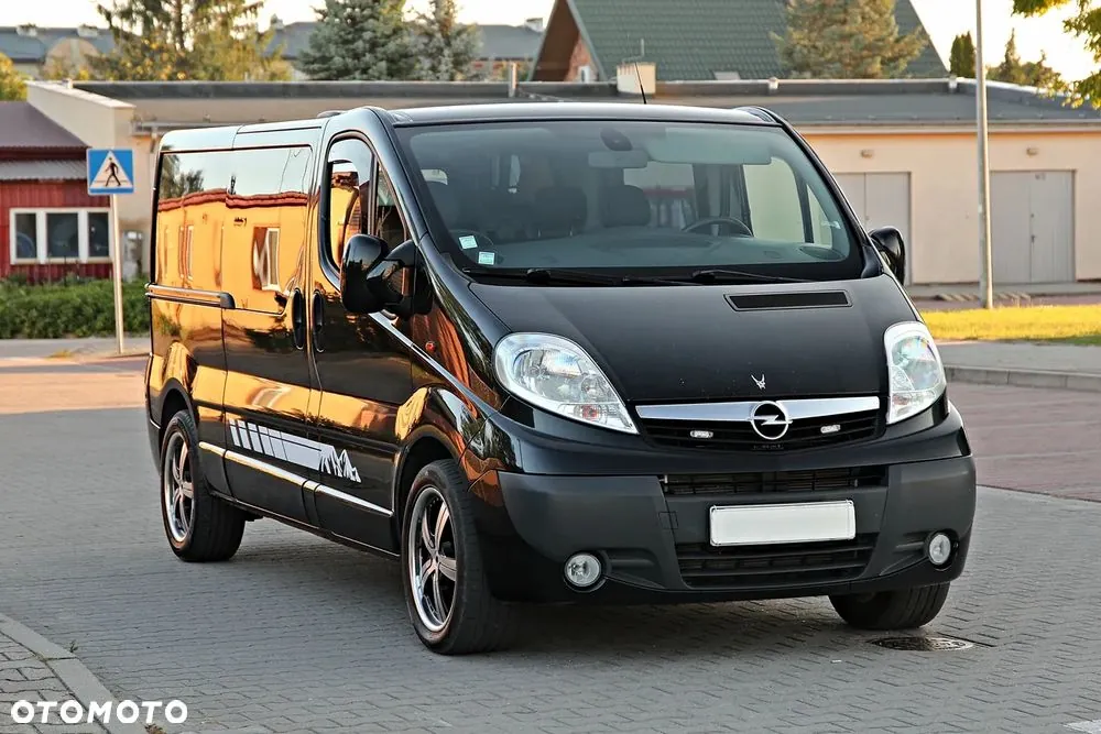 Opel Vivaro 2010 photo 2