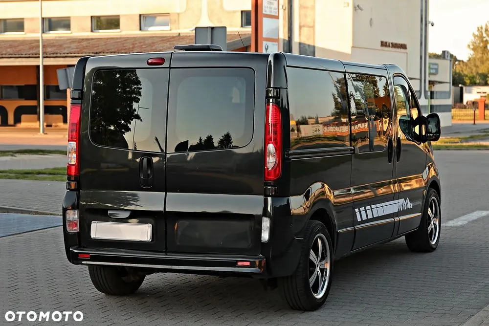 Opel Vivaro 2010 photo 3