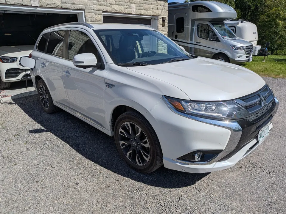 Mitsubishi Outlander 2018 photo 3