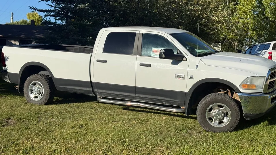 Dodge Ram 2500 2010 photo 2