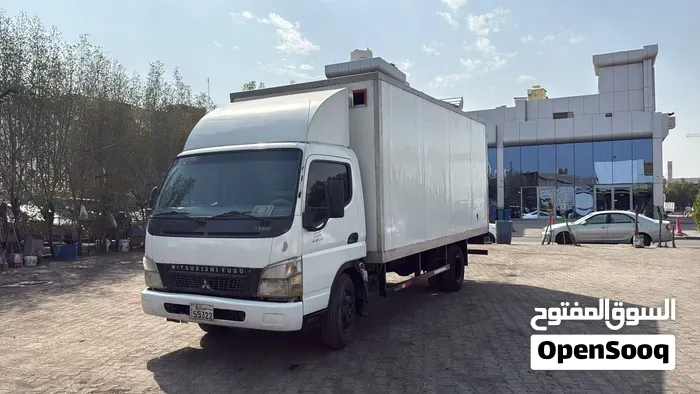 Mitsubishi Canter 2012 photo 3