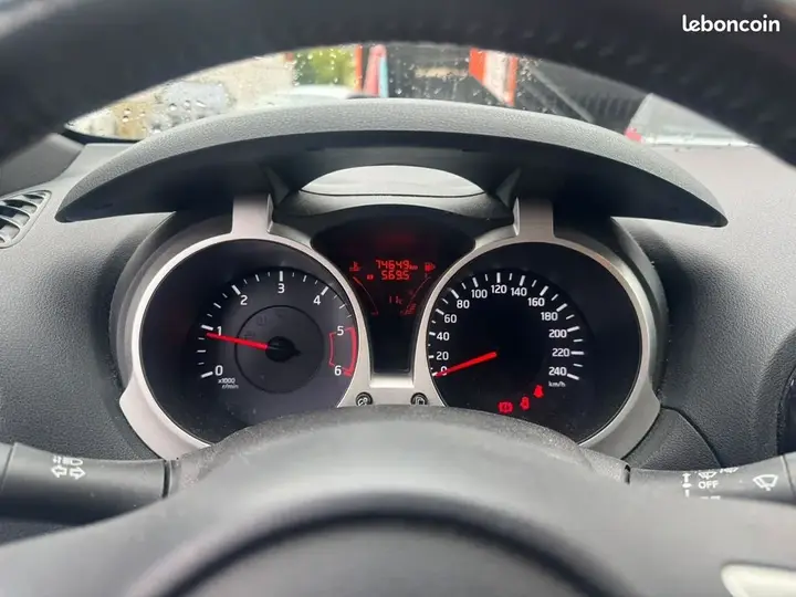 Nissan Juke 2015 photo 2