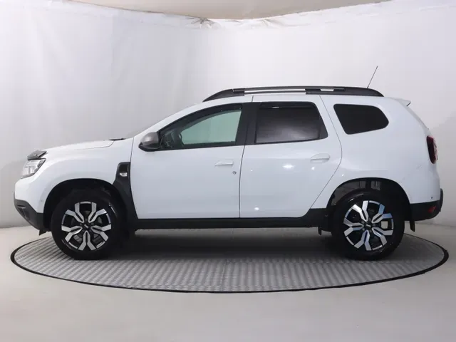 Dacia Duster 2023 photo 2