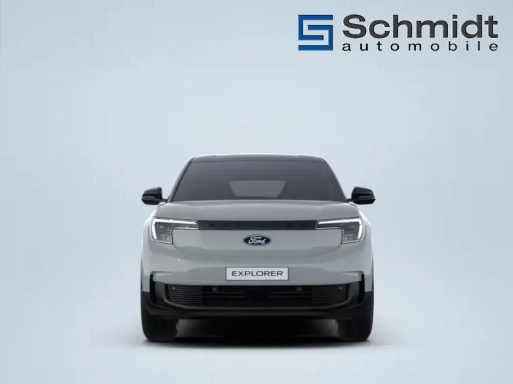 Ford Explorer photo 2