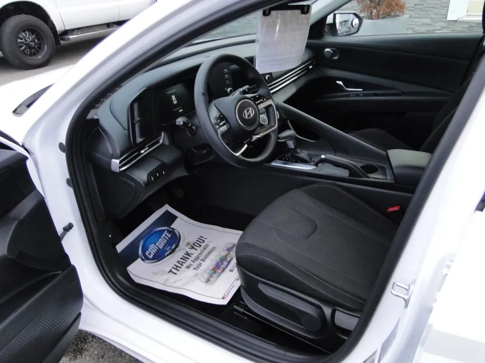 Hyundai Elantra 2024 photo 5