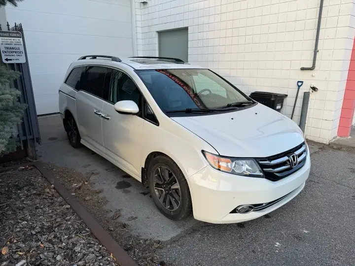 Honda Odyssey 2014 photo 2