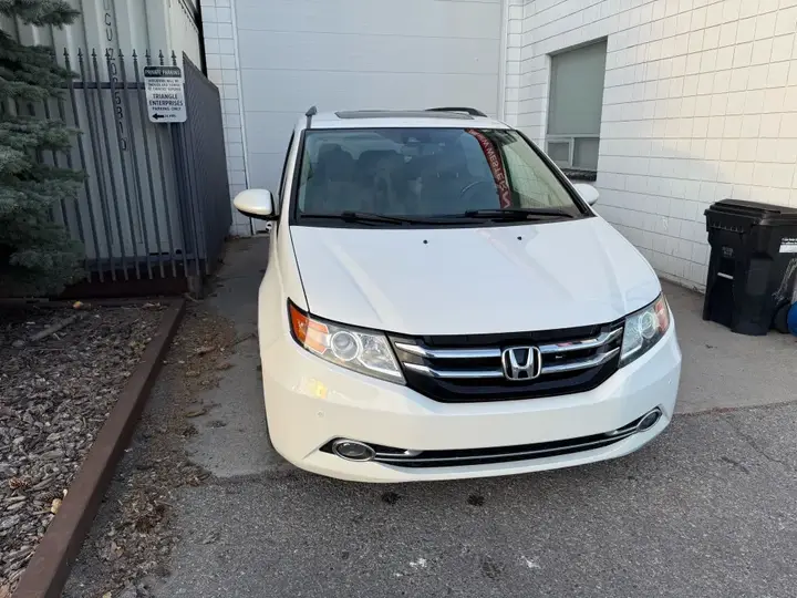 Honda Odyssey 2014 photo 4