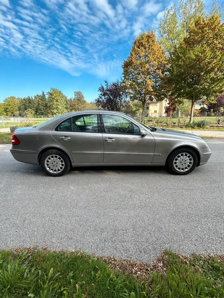 Mercedes-Benz E 200 Avantgarde