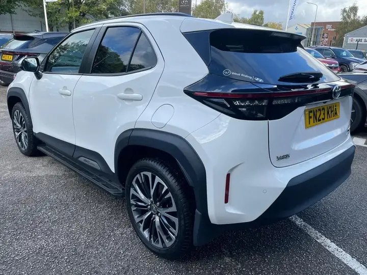 Toyota Yaris Cross 2023 photo 2