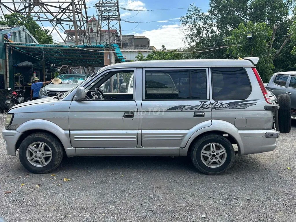 Mitsubishi Jolie 2003 photo 2