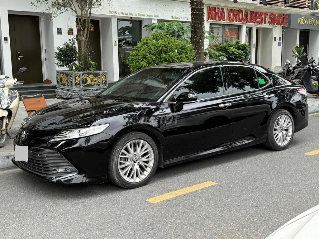 Toyota Camry 2020 photo 2
