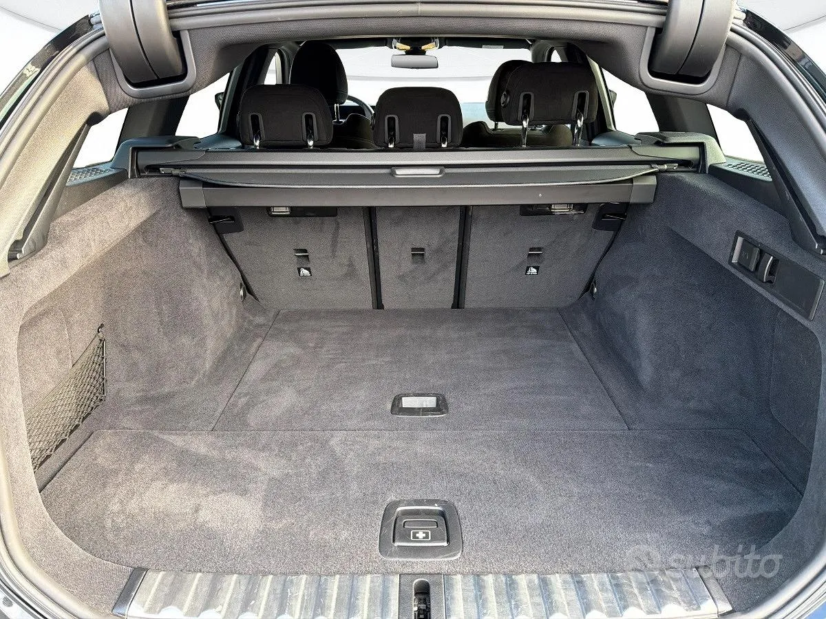 BMW 3 Series 2025 photo 4