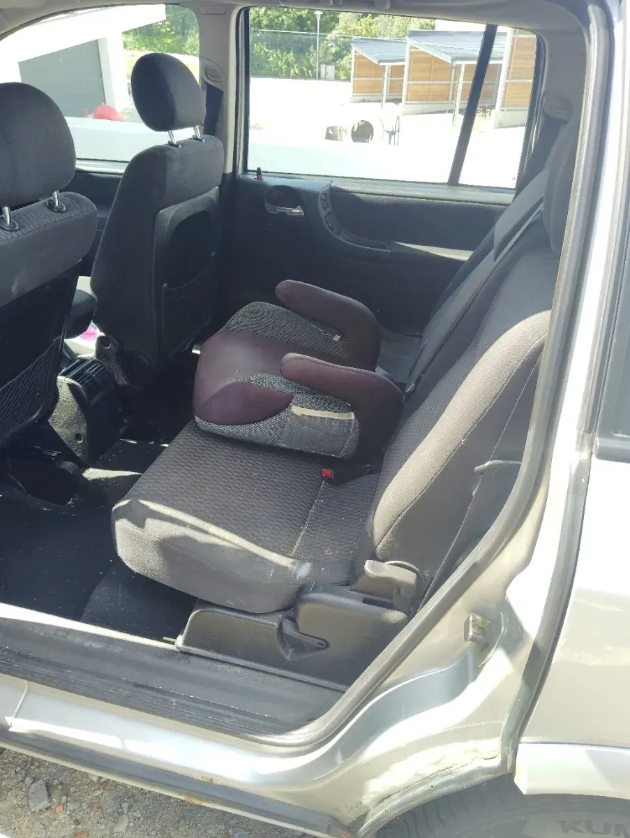 Opel Zafira 2005 photo 2