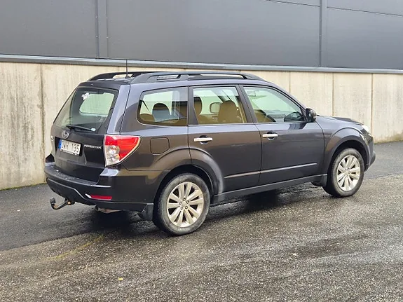 Subaru Forester 2011 photo 3