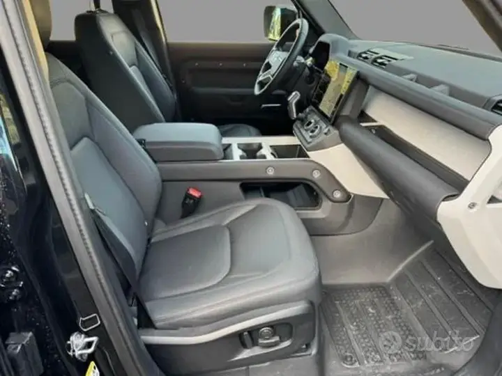 Land Rover Defender 2026 photo 3