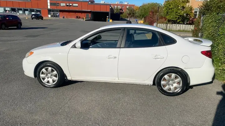 Hyundai Elantra 2010 photo 2