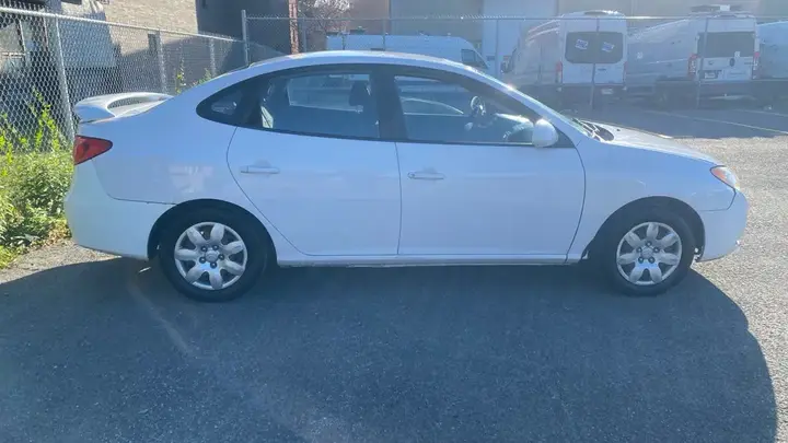 Hyundai Elantra 2010 photo 3