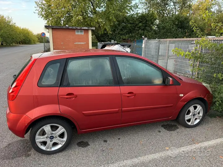 Ford Fiesta 2007 photo 3