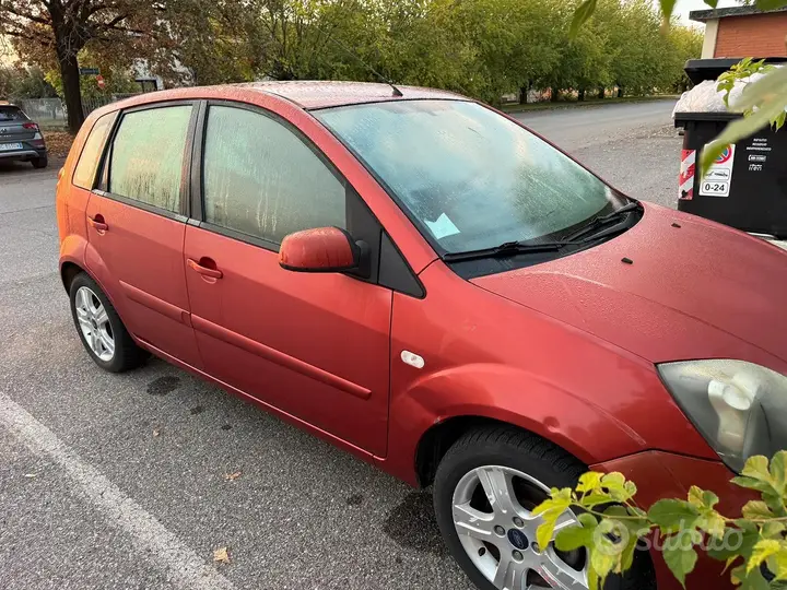 Ford Fiesta 2007 photo 4