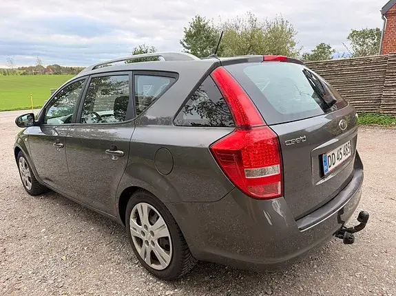 Kia Ceed 2011 photo 4