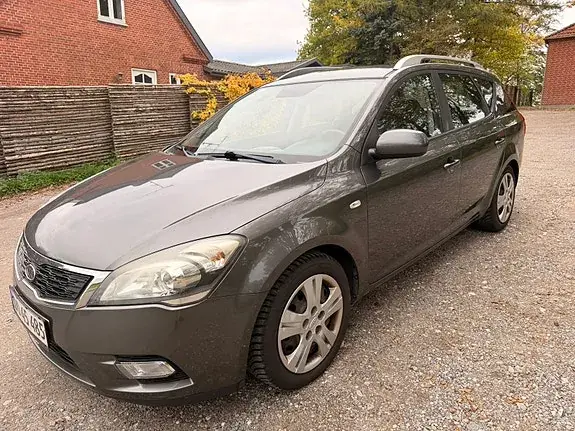 Kia Ceed 2011 photo 2