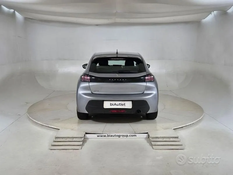 Peugeot 208 2021 photo 3