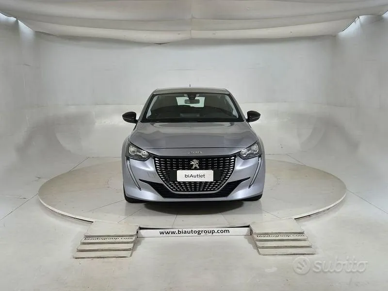 Peugeot 208 2021 photo 2