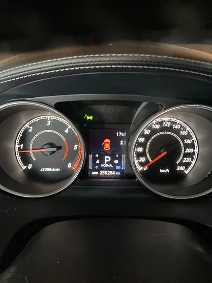Mitsubishi Outlander 2010 photo 2